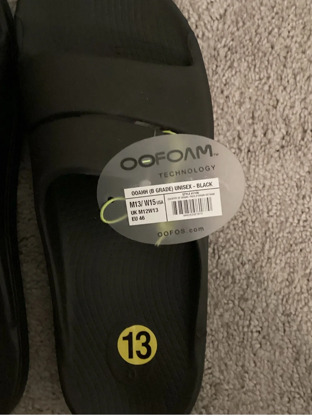 NWT!!  Unisex OOFOS Slide On Sandals (Mens 13/Womens 15)